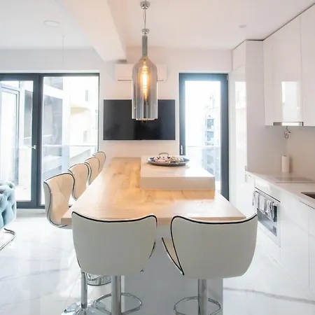 Luxury Marina View Building Stefan Нэводари