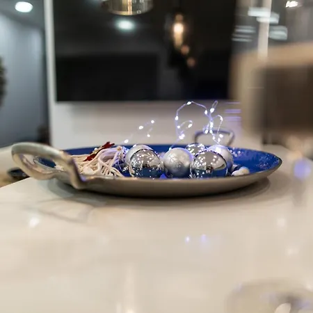 Апартаменты Luxury Marina View Building Stefan Нэводари