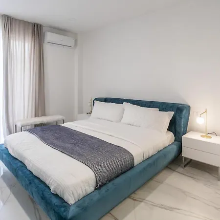 Luxury Marina View Building Stefan *